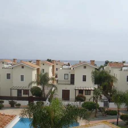 Jolie Villa